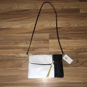 Steve Madden NWT black and white crossbody clutch